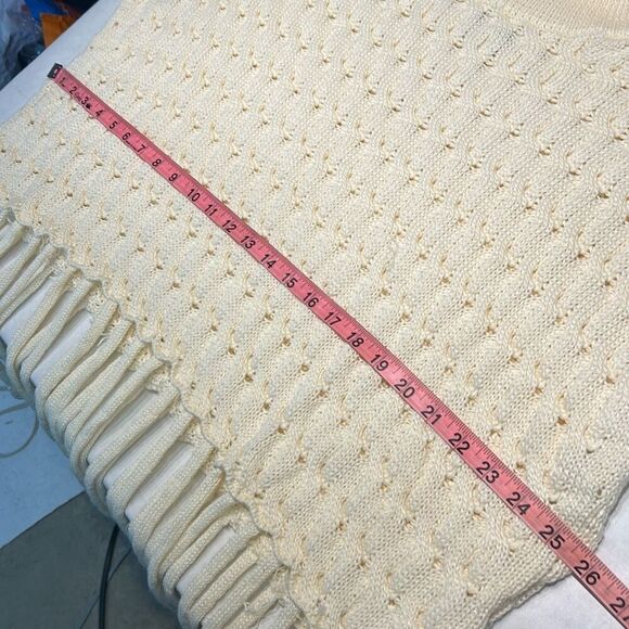 Davi & Dani Cable Knit Fringe Hem Sweater Vest Sz Medium Cream Turtleneck - Picture 9 of 10